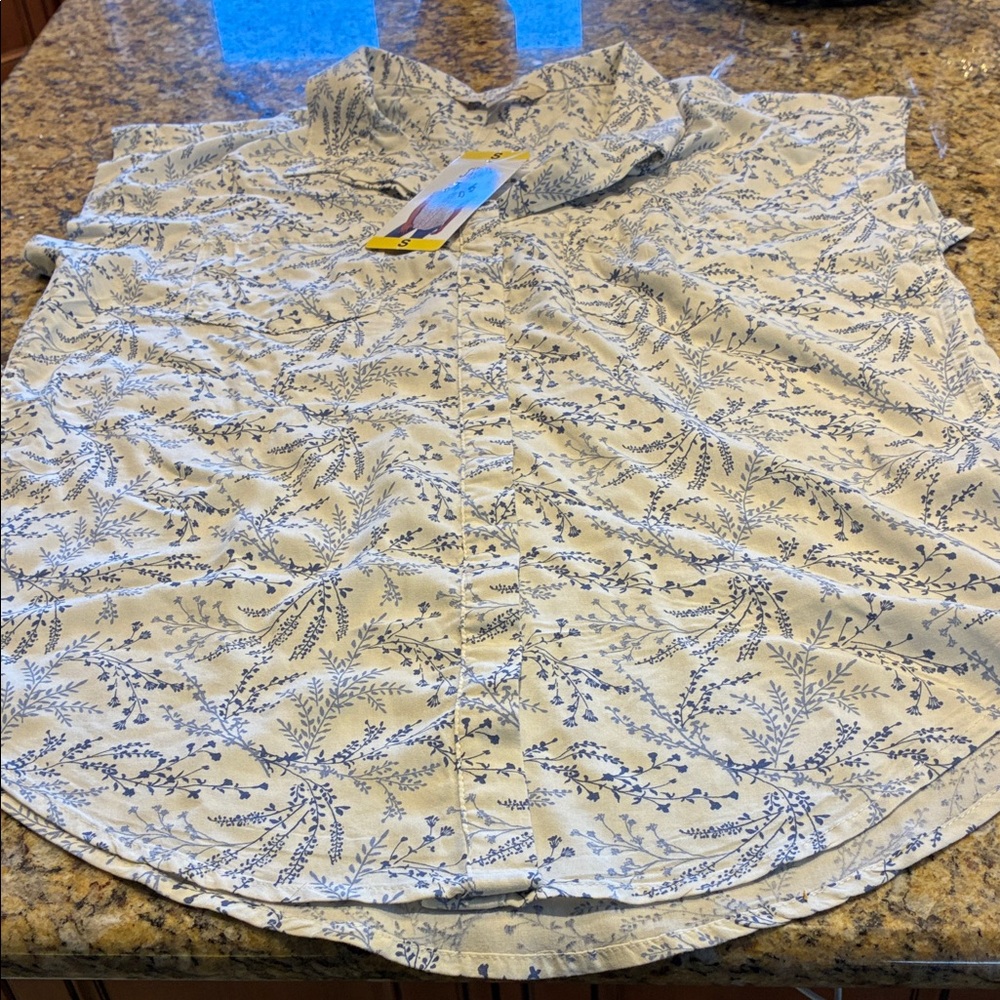 Jachs  Girlfriend Button Down White and Blue Patterned Blouse